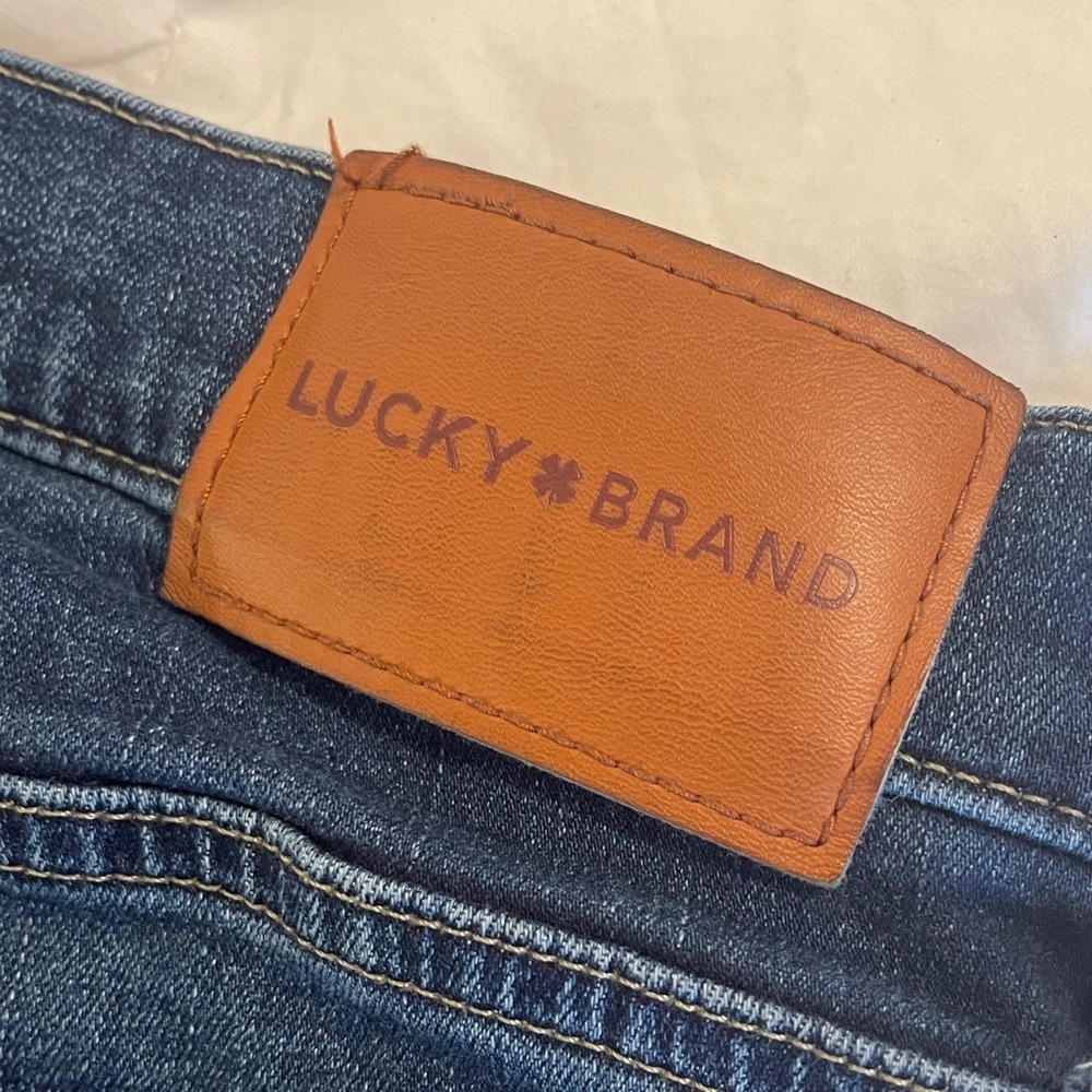 *NWOT* Lucky Brand Cropped Indigo Denim Jeans - Picture 2 of 8